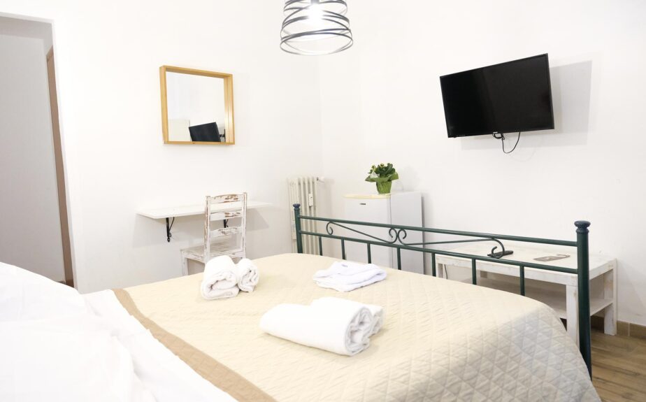 gialel-camera-doppia-con-bagno-in-comune-011