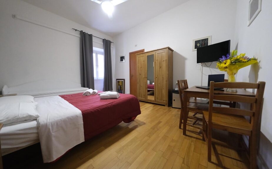 gialel-camera-quadrupla-con-bagno-privato-004