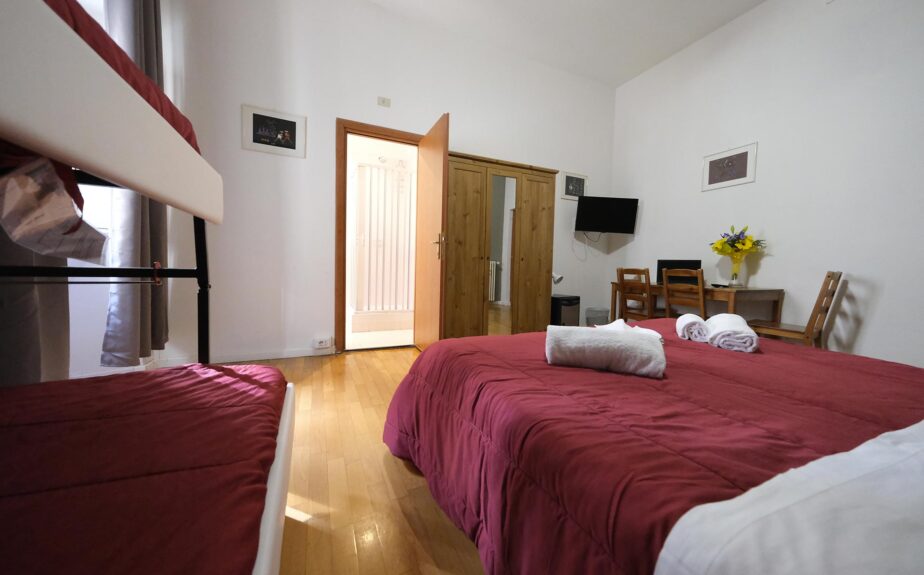 gialel-camera-quadrupla-con-bagno-privato-007