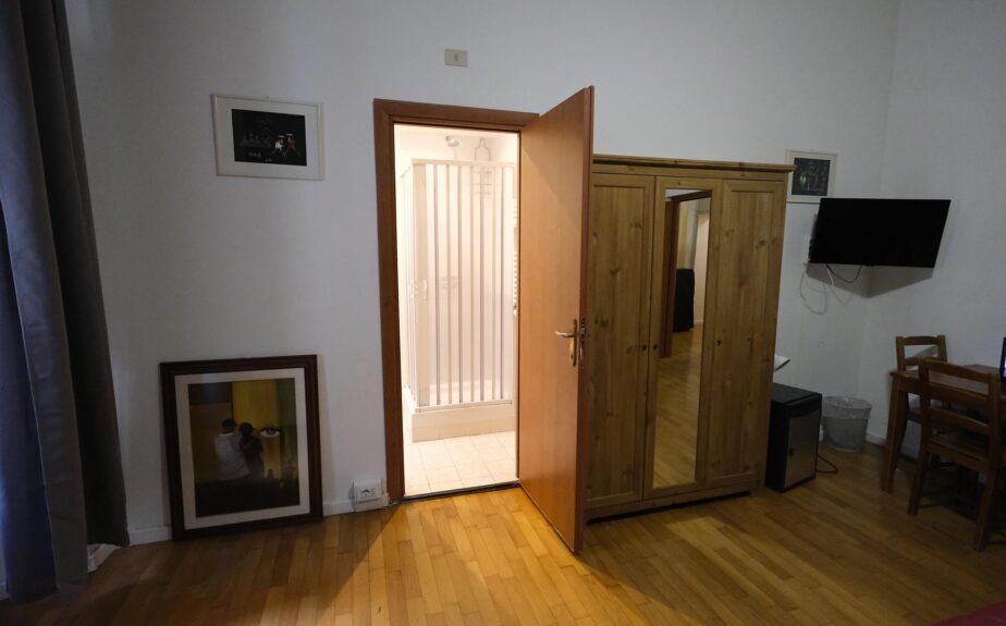 gialel-camera-quadrupla-con-bagno-privato-010
