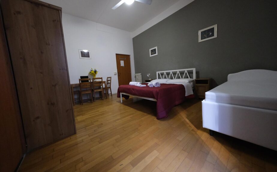 gialel-camera-quadrupla-con-bagno-privato-011