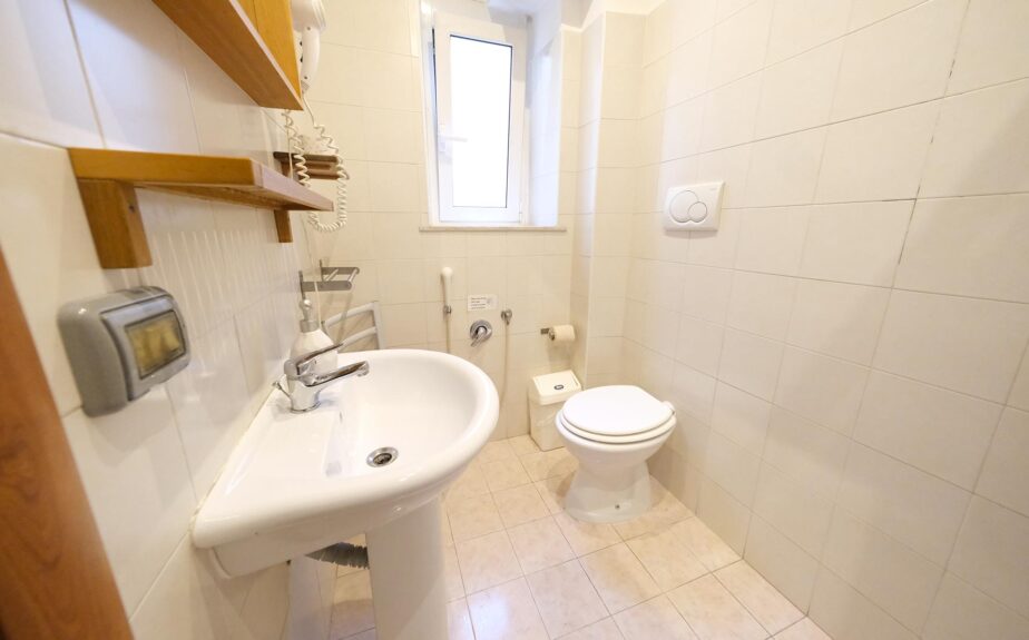 gialel-camera-quadrupla-con-bagno-privato-012