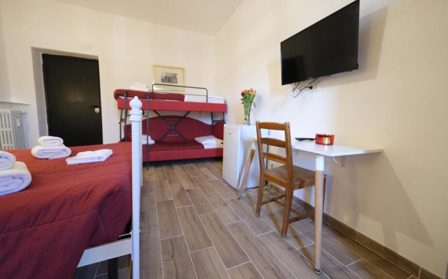 gialel-camera-tripla-con-bagno-in-comune-005