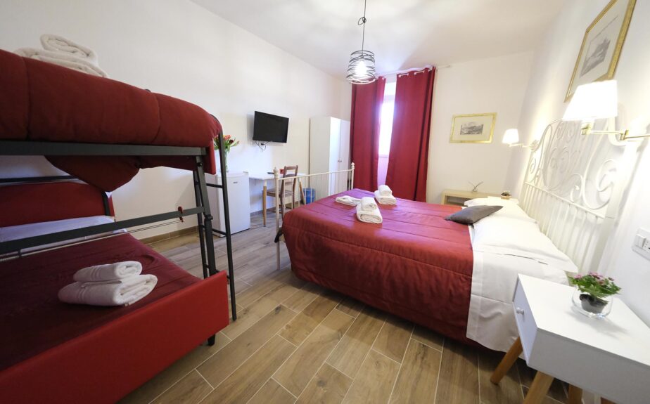 gialel-camera-tripla-con-bagno-in-comune-008