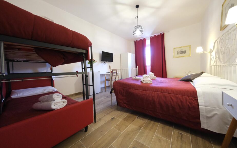 gialel-camera-tripla-con-bagno-in-comune-009