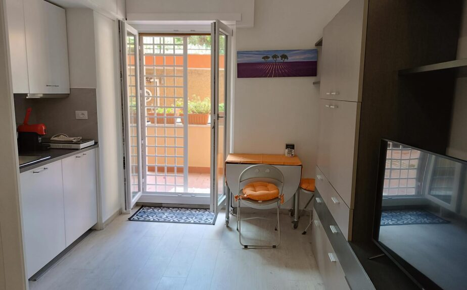 gialel-vatican-tiny-house-002